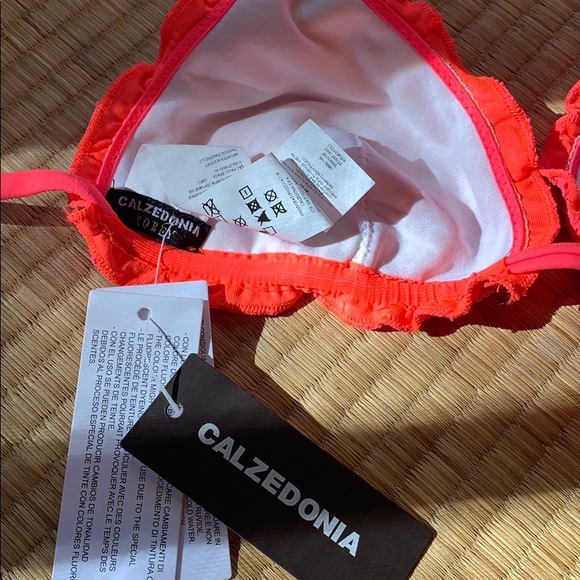 🇮🇹 NWT fluorescent 👙 top - Picture 4 of 9